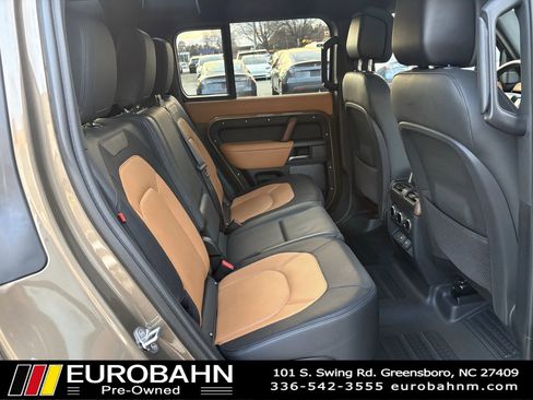 Used 2024 Land Rover Defender 110 X-Dynamic SE AWD/4WD image 12