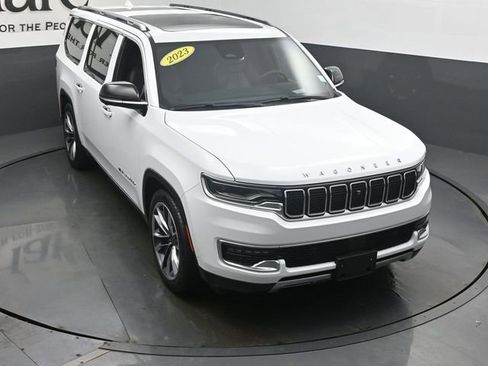 Used 2023 Jeep Wagoneer L Series III w/ Premium Group I AWD/4WD image 48