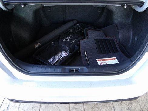 Used 2025 Nissan Altima 2.5 SR w/ SR Premium Package image 8