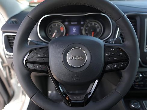 Used 2023 Jeep Cherokee Altitude Lux w/ Lux Elite Package image 15