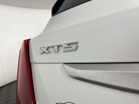 Used 2023 Cadillac XT5 Premium Luxury image 3
