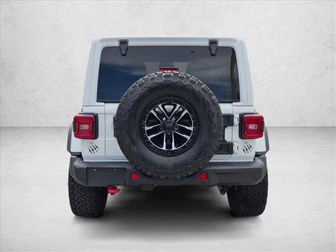 Used 2026 Jeep Wrangler Unlimited Rubicon AWD/4WD image 6