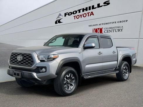 Certified 2020 Toyota Tacoma TRD Off-Road AWD/4WD image 3
