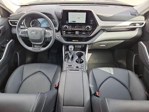Certified 2026 Toyota Highlander XLE AWD/4WD image 13