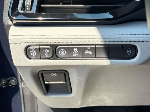 Used 2023 Acura MDX SH-AWD w/ Advance Package image 15
