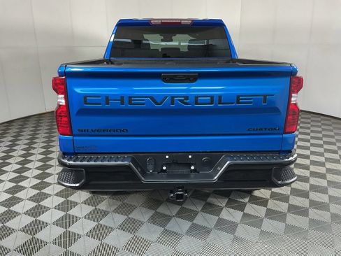 Used 2023 Chevrolet Silverado 1500 Custom Trail Boss w/ LPO, Dark Essentials Package AWD/4WD image 9