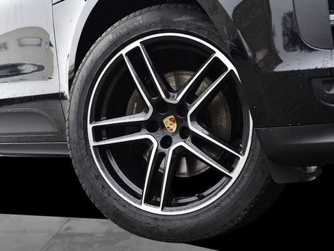 Used 2020 Porsche Macan Base image 3