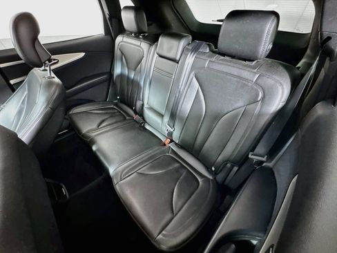 Used 2019 Lincoln Nautilus Premier AWD/4WD image 21