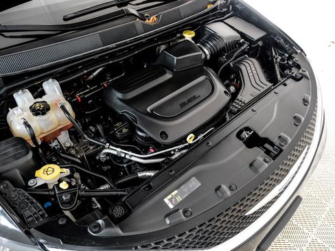 Used 2020 Chrysler Voyager Lxi image 50