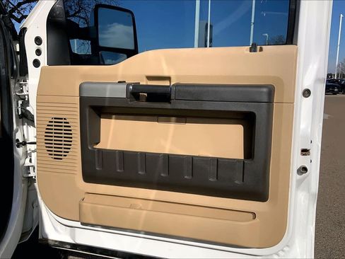 Used 2015 Ford F250 Lariat w/ Chrome Package image 22