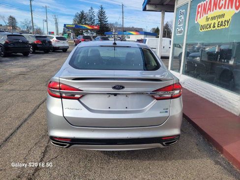 Used 2018 Ford Fusion SE AWD/4WD image 5