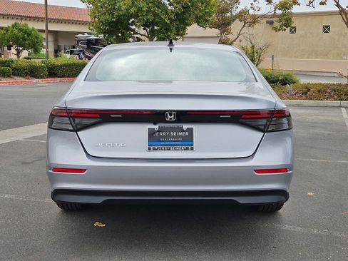 New 2025 Honda Accord SE image 4