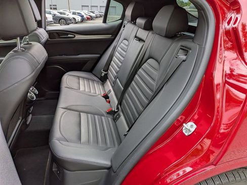 Used 2023 Alfa Romeo Stelvio Veloce AWD/4WD image 20