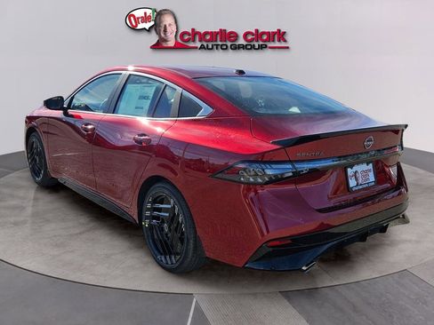 New 2026 Nissan Sentra SR w/ Floor Mat Package FWD image 4