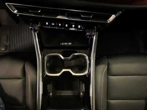 New 2026 Chevrolet Traverse Z71 w/ Enhanced Driving Package AWD/4WD image 5