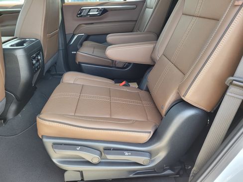 New 2026 Chevrolet Tahoe High Country AWD/4WD image 12