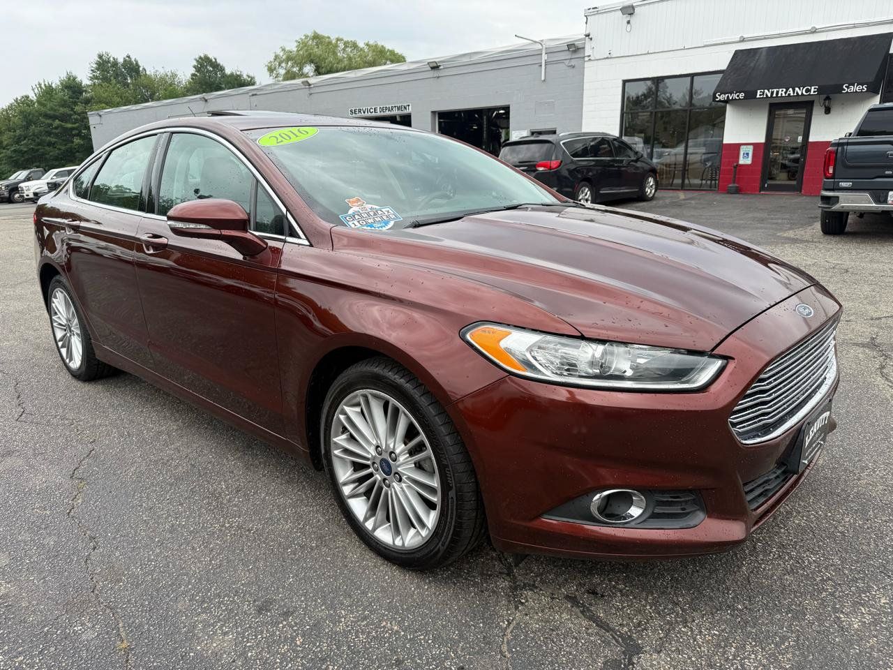 Used 2016 Ford Fusion SE w/ Equipment Group 202A AWD/4WD image 16