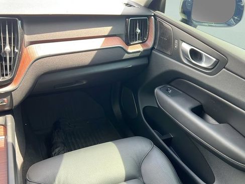 Used 2024 Volvo XC60 B5 Plus w/ Climate Package AWD/4WD image 16