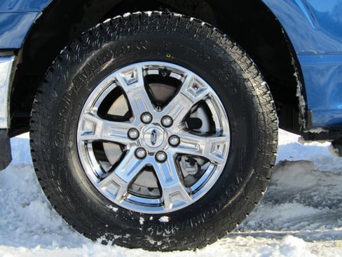 Certified 2022 Ford F150 XLT w/ Equipment Group 302A High image 9