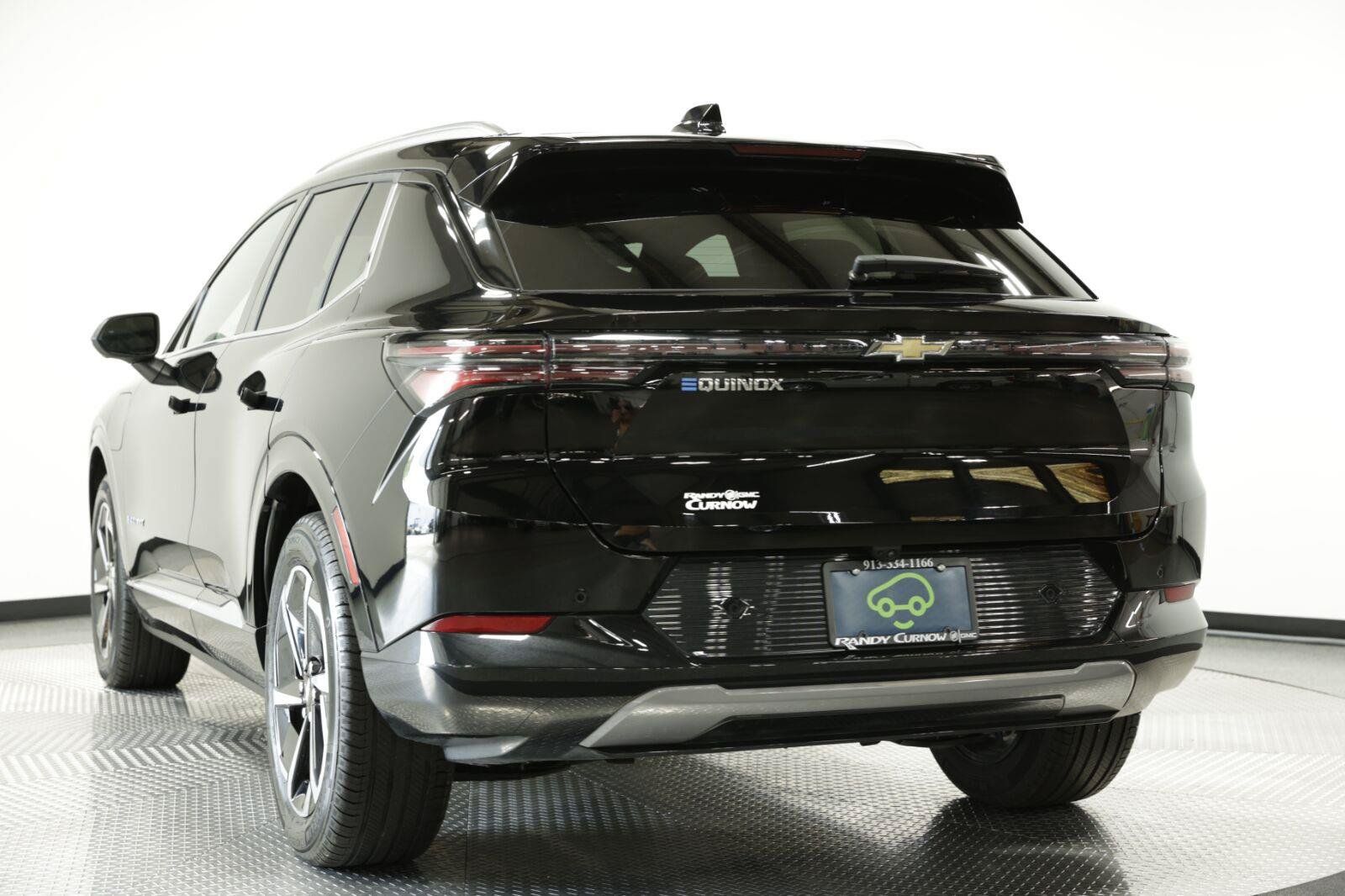 Certified 2025 Chevrolet Equinox EV LT w/ Convenience Package FWD image 6