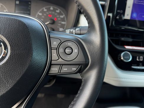 Certified 2025 Toyota Corolla SE w/ Convenience Package image 22