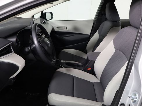 Used 2025 Toyota Corolla LE FWD image 14