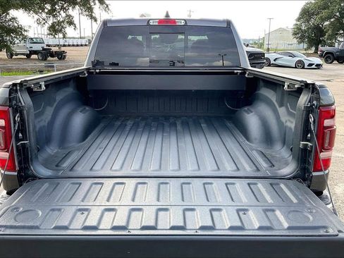 Used 2022 RAM 1500 Laramie AWD/4WD image 33