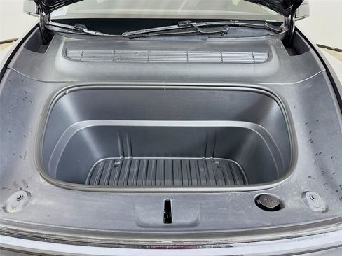 Used 2026 Tesla Model Y 2WD image 31