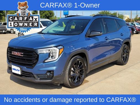 Used 2024 GMC Terrain SLT w/ Elevation Edition FWD image 2