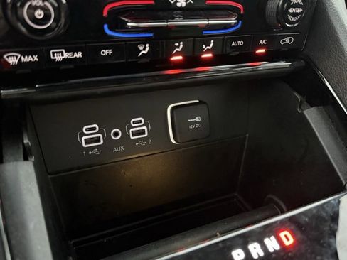 Used 2023 Jeep Grand Cherokee L Laredo image 21