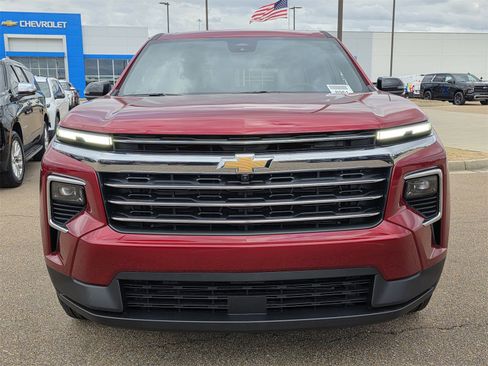 New 2026 Chevrolet Traverse LT w/ Driver Confidence Package image 2