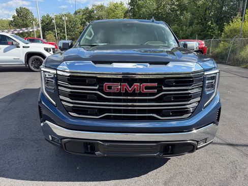 Used 2023 GMC Sierra 1500 SLT w/ SLT Premium Package image 8