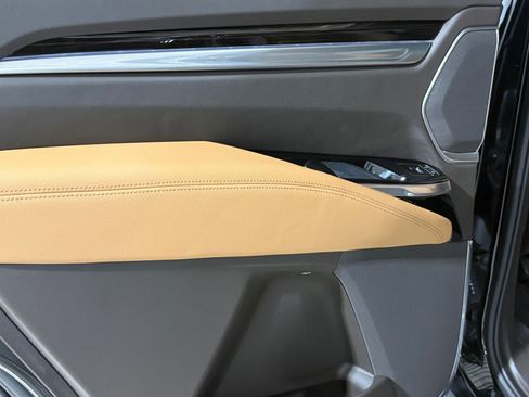 Certified 2026 Cadillac Escalade Luxury image 43