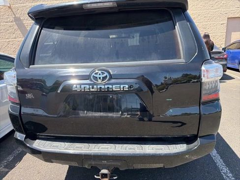 Used 2015 Toyota 4Runner SR5 AWD/4WD image 9
