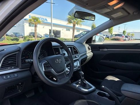 Used 2018 Hyundai Elantra SEL FWD image 10