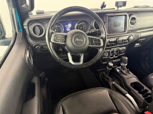 Used 2019 Jeep Wrangler Unlimited Sahara w/ Uconnect 4C Nav & Sound Group AWD/4WD image 24