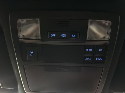 Used 2016 Toyota Tacoma SR5 AWD/4WD image 30
