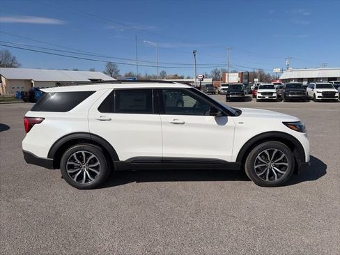 New 2026 Ford Explorer ST-Line RWD image 7