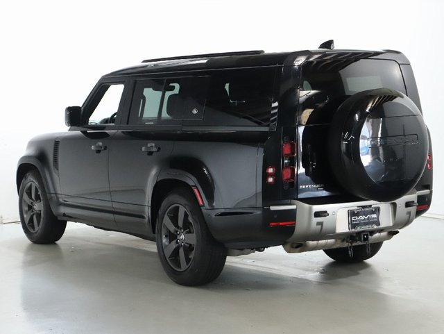 Used 2023 Land Rover Defender 130 X-Dynamic SE AWD/4WD image 5