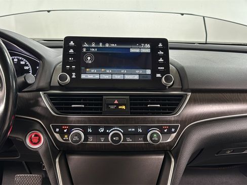 Used 2020 Honda Accord Touring image 10