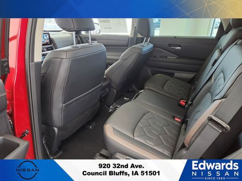 New 2026 Nissan Pathfinder Platinum w/ Cargo Package AWD/4WD image 15