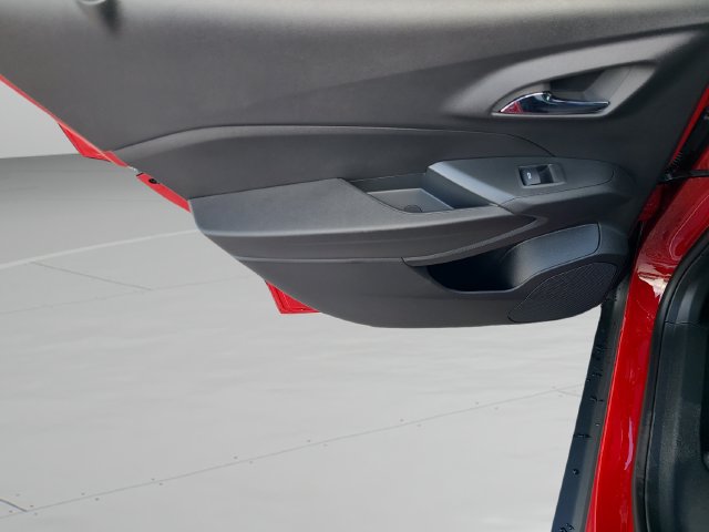 New 2026 Chevrolet Trax RS w/ Driver Confidence Package FWD image 12
