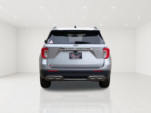 Certified 2023 Ford Explorer XLT w/ Equipment Group 202A AWD/4WD image 5