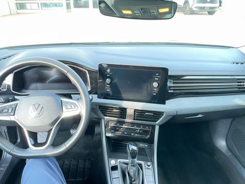 Used 2025 Volkswagen Jetta SE image 34