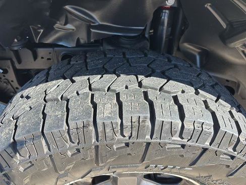 Used 2023 Jeep Gladiator Rubicon w/ Cold Weather Group image 10