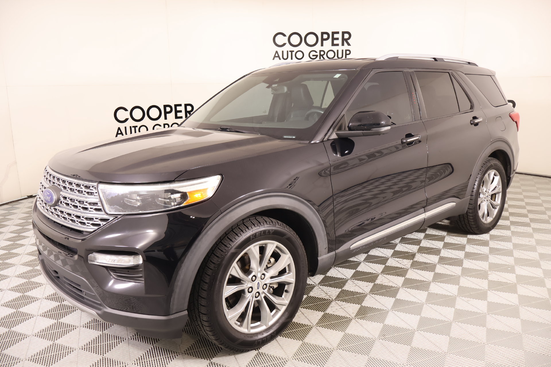 Used 2020 Ford Explorer Limited RWD image 11