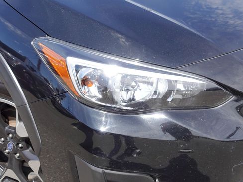 Used 2019 Subaru Crosstrek 2.0i Premium image 2