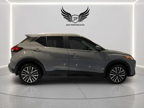 Used 2022 Nissan Kicks SV w/ Interior Electronics Package FWD image 8