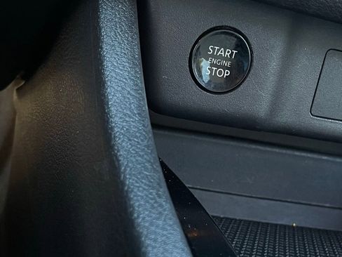 Used 2025 Nissan Rogue SV image 16