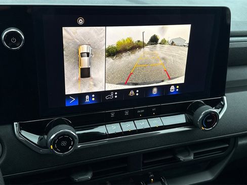 Certified 2024 Chevrolet Colorado Trail Boss w/ Technology Package image 19